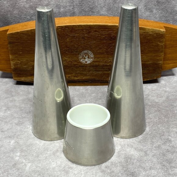 Vintage Selangor Pewter 4PC Salt & Pepper Shakers Mustard Pot on Teak Wood - Picture 6 of 15